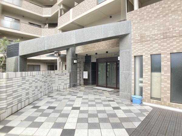 ラ・ビスタ宝塚 ウエストウイング三番館 エントランス エントランス