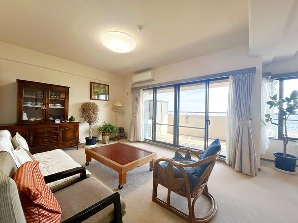 ラ・ビスタ宝塚 ウエストウイング三番館 リビング