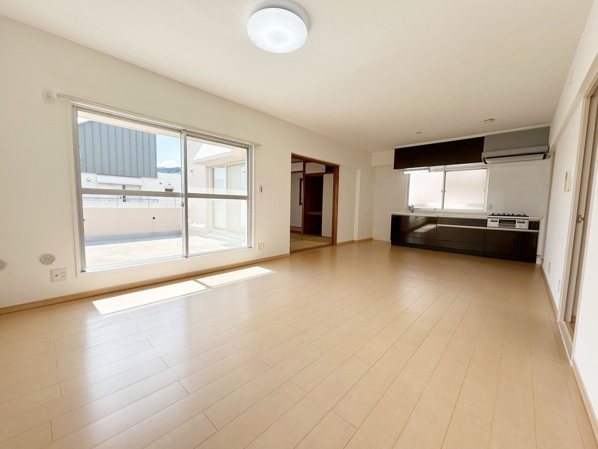 シェラビア東山台二番街 211号棟 リビング リビング