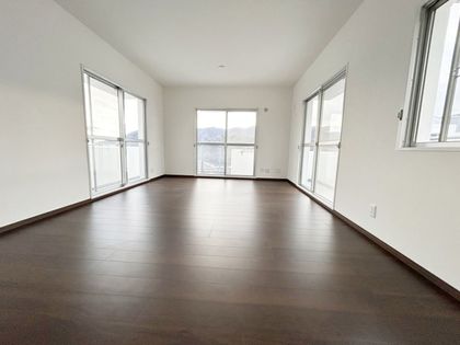 シェラビア東山台三番街 209号棟 リビング