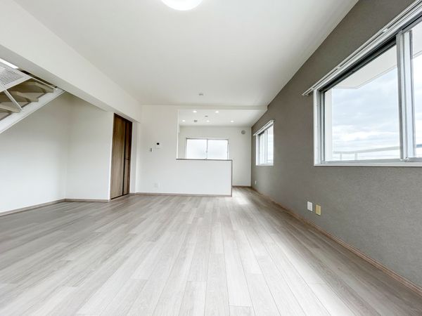 シェラビア東山台二番街 217号棟 リビング