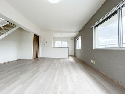 シェラビア東山台二番街 217号棟 リビング