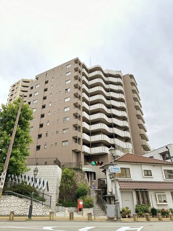 イトーピア宝塚リバーサイドヒルズ 外観