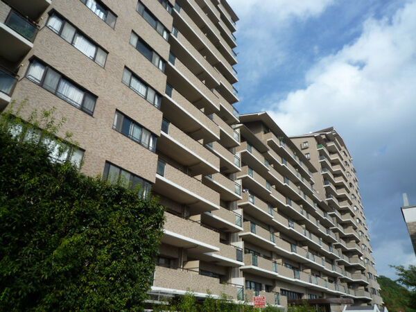 ラ・ビスタ宝塚サウステラス一番館 外観 ラ・ビスタ宝塚サウステラス一番館 外観