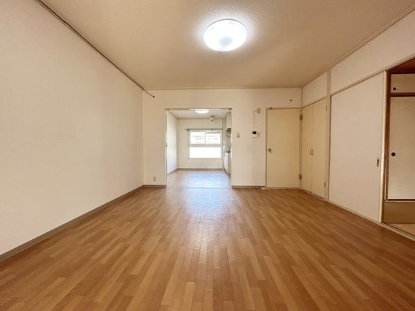 逆瀬台住宅 2号棟 リビング 逆瀬台住宅 2号棟 リビング