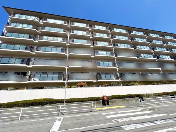 ローレルハイツ宝塚 1号棟 外観 ローレルハイツ宝塚 1号棟 外観