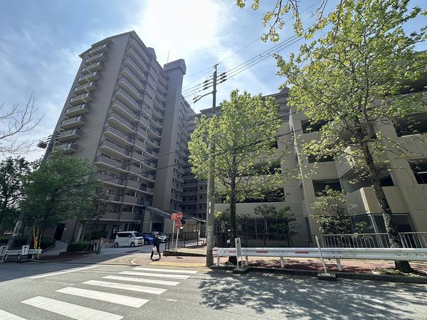 ラ・ビスタ宝塚 ウエストウイング一番館 外観 ラ・ビスタ宝塚 ウエストウイング一番館 外観