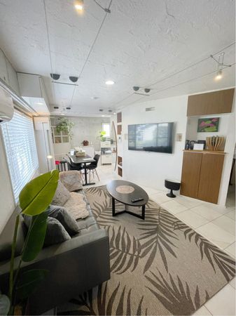 宝塚市川面5丁目【店舗付住宅】 室内