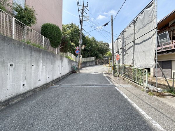 仁川高台1丁目 土地 前面道路含む外観 仁川高台1丁目 土地 前面道路含む外観