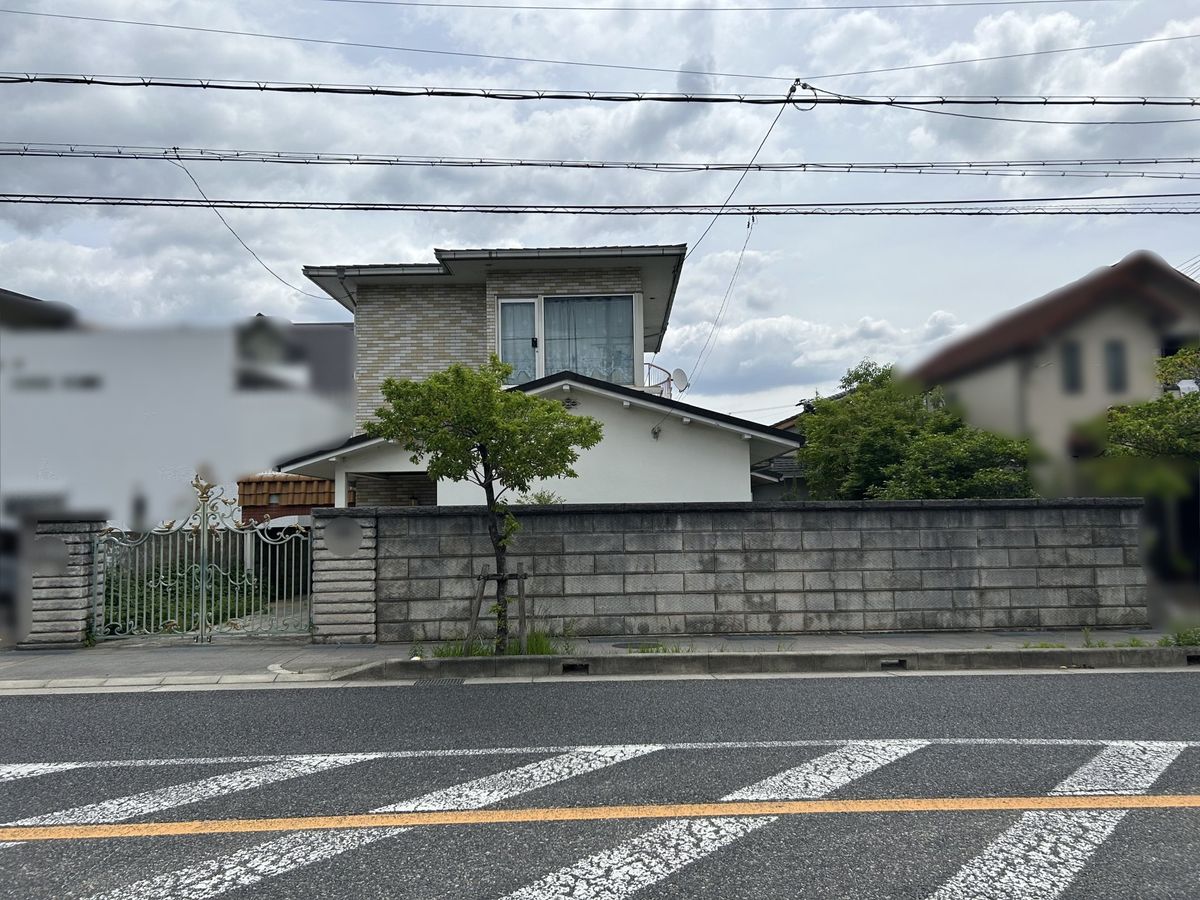 前面道路含む外観