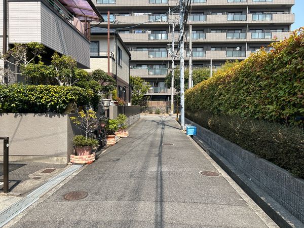 丸橋町戸建 前面道路含む外観 丸橋町戸建 前面道路含む外観
