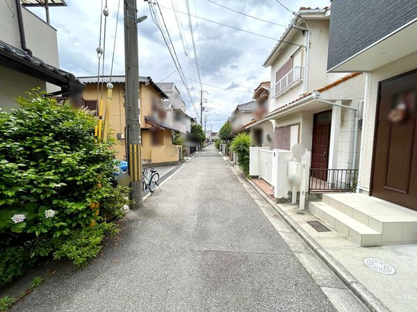 前面道路含む外観