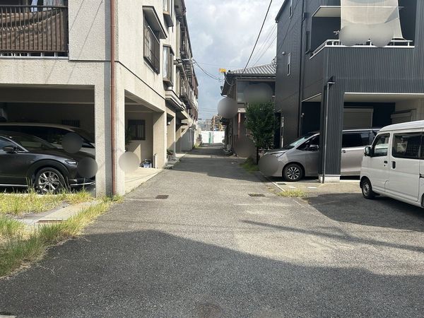 前面道路含む外観