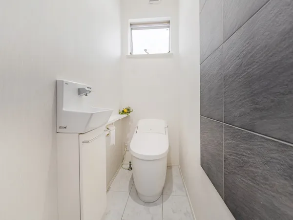 1階と2階にそれぞれトイレがございます