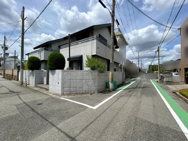 前面道路含む外観