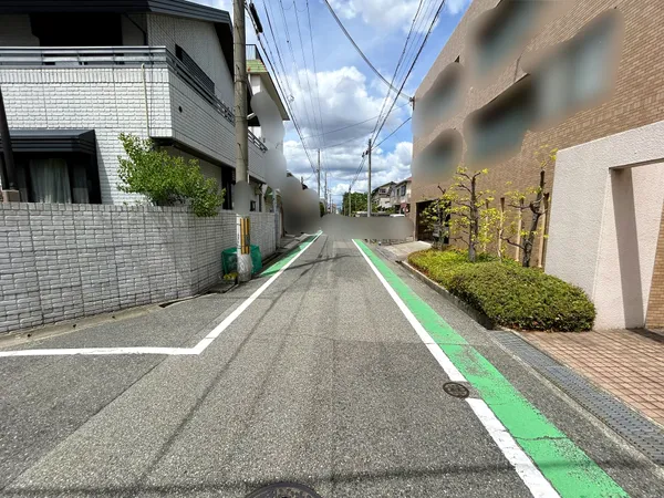前面道路含む外観