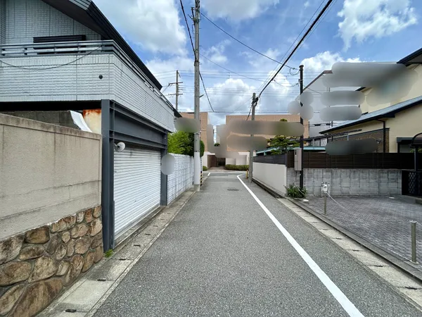 前面道路含む外観