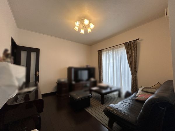 宝塚市仁川高台1丁目 戸建 リビング