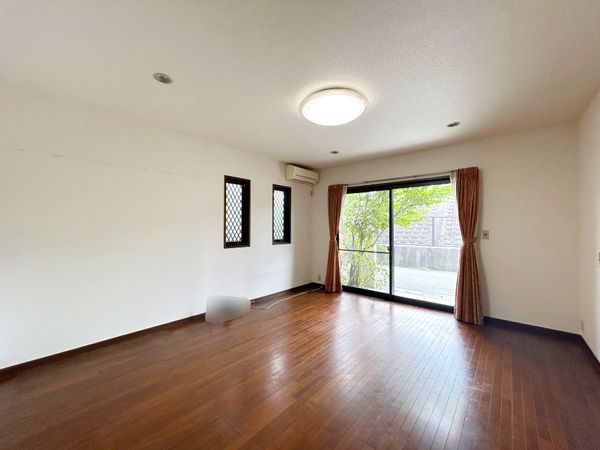 甲子園口北町 戸建 リビング