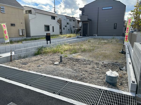 堤町 新築戸建 駐車場