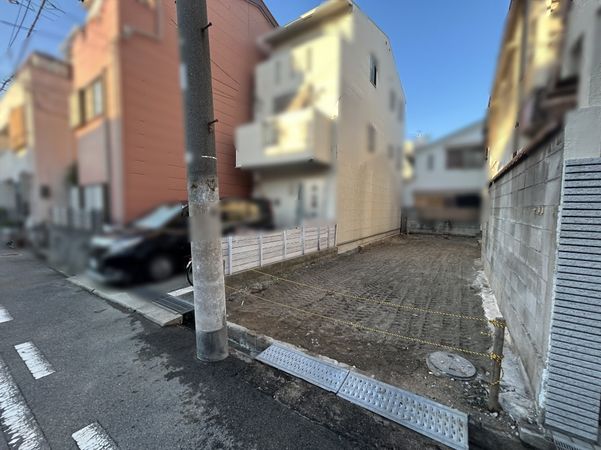今津曙町・新築戸建 前面道路含む外観