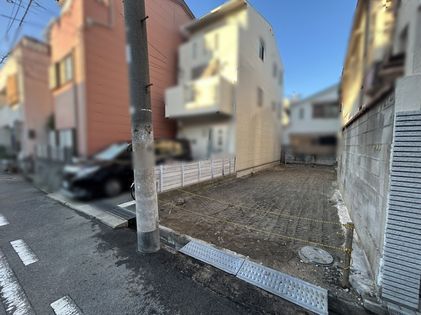 今津曙町・新築戸建 前面道路含む外観
