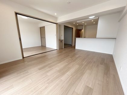 日興甲東園スカイマンション リビング