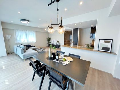 ジオ西宮北口ザグレイス リビング