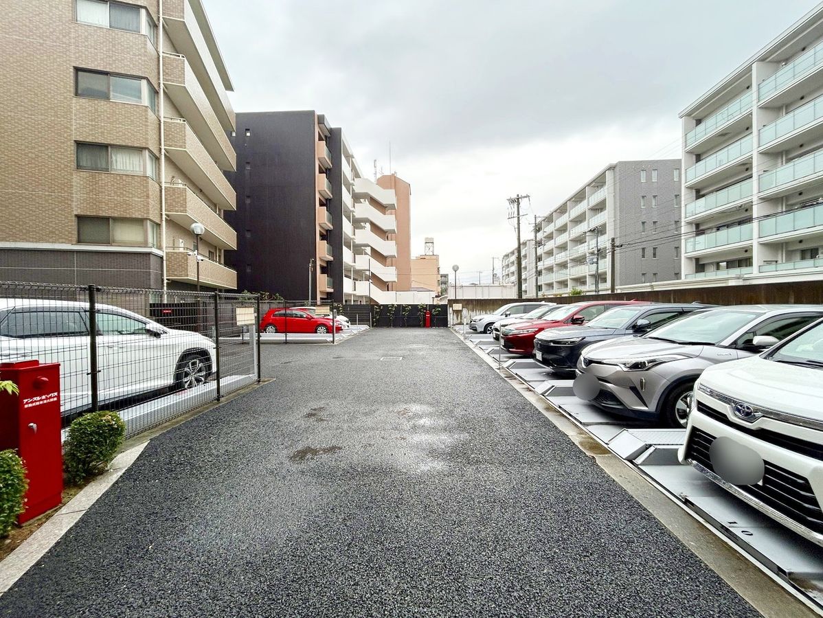 ロイヤル西宮北口センシア 駐車場 駐車場