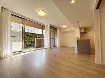 メゾン甲子園口天道町 リビング