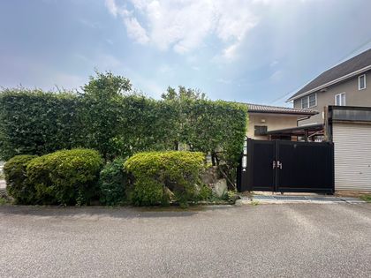 翠ケ丘町土地 前面道路含む外観