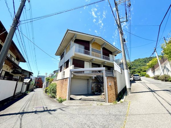山芦屋町古家付き土地 前面道路含む外観