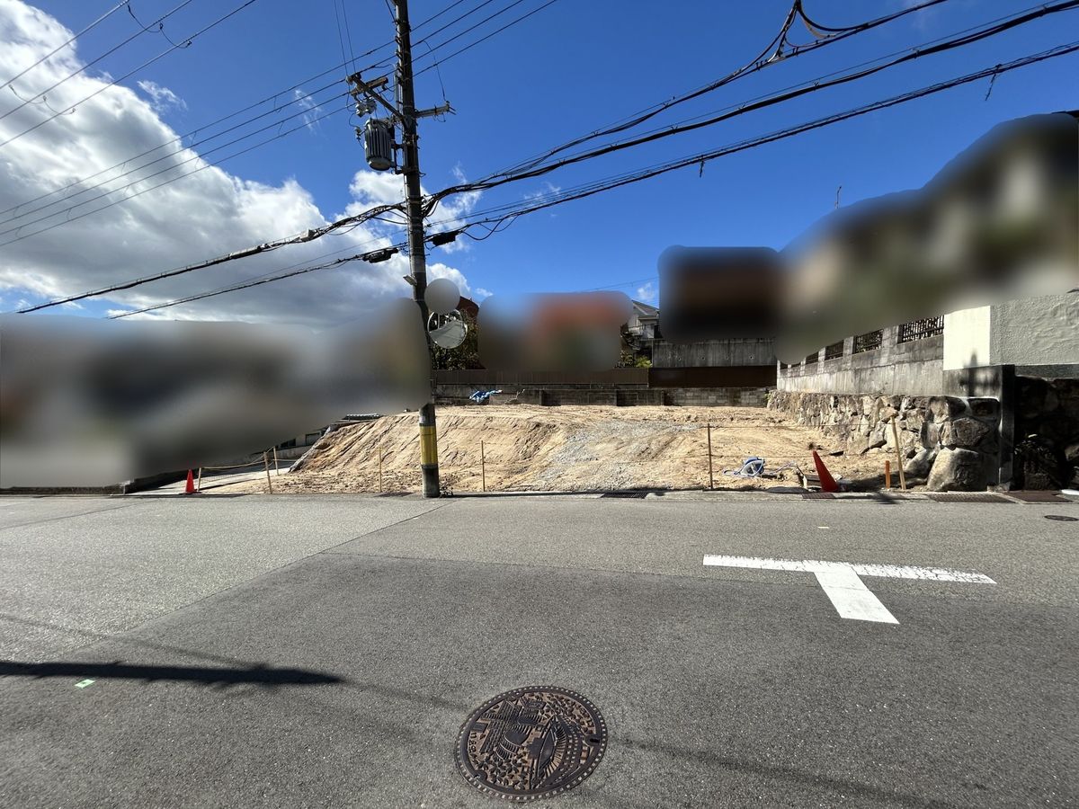 前面道路含む外観