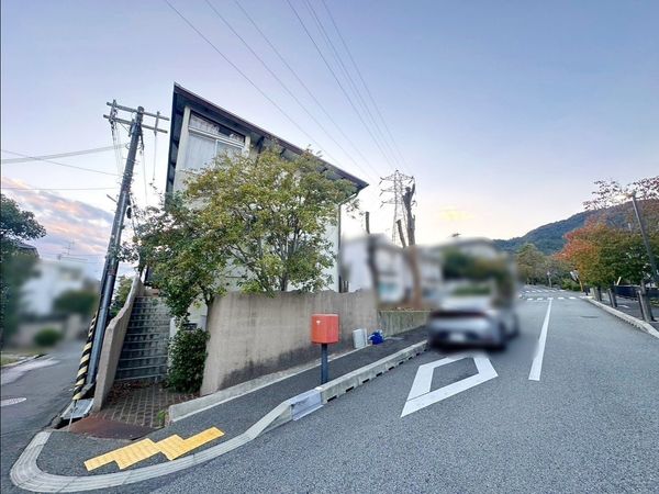 芦屋市朝日ケ丘町 前面道路含む外観 芦屋市朝日ケ丘町 前面道路含む外観