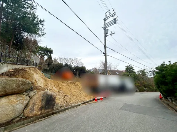 前面道路含む外観
