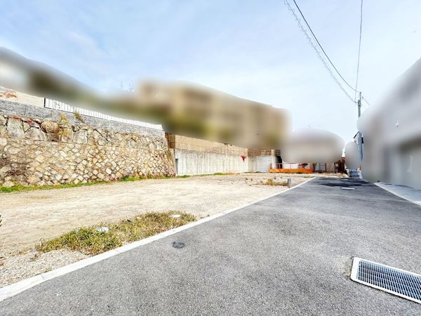 西山町 土地(B号地) 前面道路含む外観 西山町 土地(B号地) 前面道路含む外観