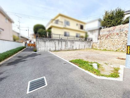 西山町 土地(C号地) 前面道路含む外観