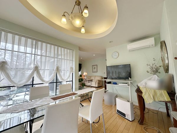 岩園町 戸建 リビング