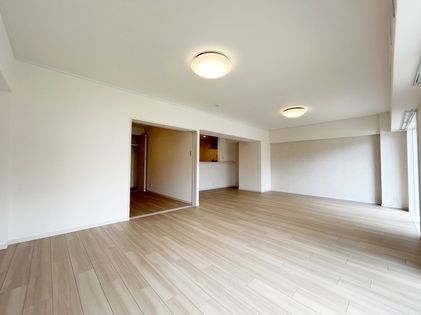 日商岩井芦屋マンション リビング