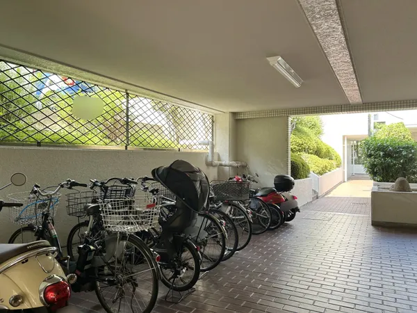 駐輪場・バイク置き場です。