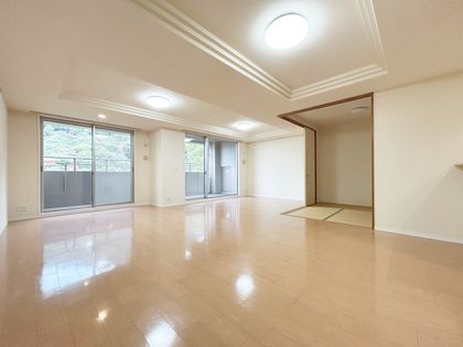 アーバンビュー芦屋山手 A棟 リビング