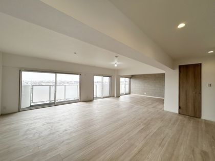 ローズハイツ芦屋 リビング