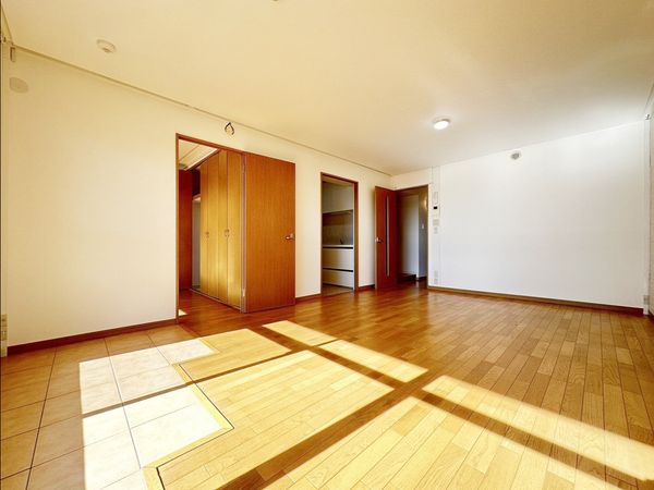 アステム芦屋 B棟 リビング アステム芦屋 B棟 リビング