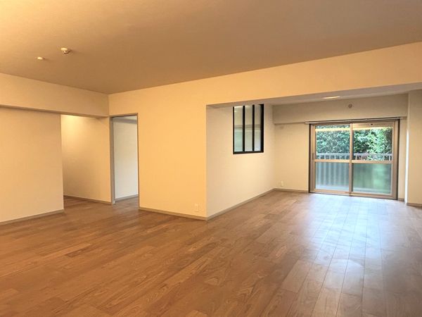 日商岩井芦屋翠ヶ丘マンション リビング 日商岩井芦屋翠ヶ丘マンション リビング