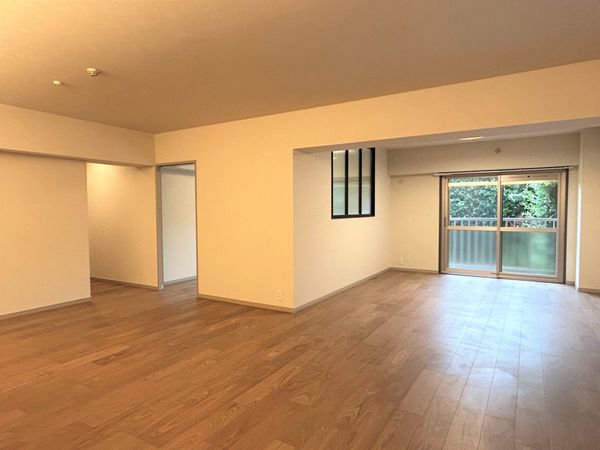 日商岩井芦屋翠ヶ丘マンション リビング 日商岩井芦屋翠ヶ丘マンション リビング