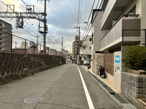 前面道路含む外観