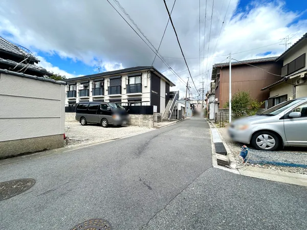 商業地域につき商店街・買物施設が充実