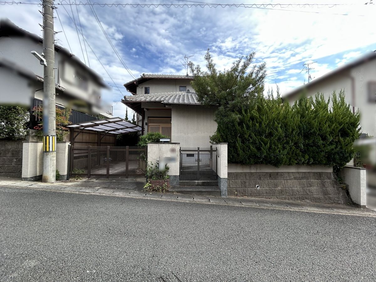 前面道路含む外観