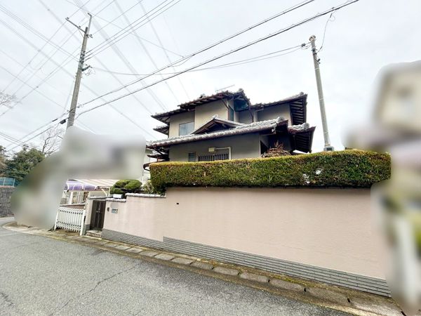 生駒市喜里が丘2丁目 前面道路含む外観 生駒市喜里が丘2丁目 前面道路含む外観