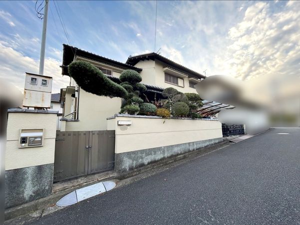 奈良市中山町西2丁目 前面道路含む外観 奈良市中山町西2丁目 前面道路含む外観